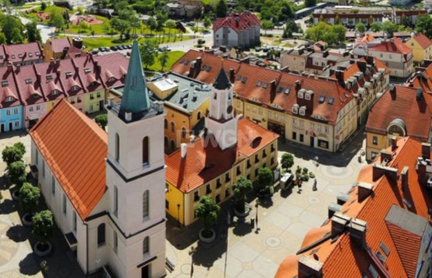 Polkowice, Rynek, lokal 167,2 m2, wynajmę, 10 000 zł miesięcznie.  
  
Do wynajęcia lokal handlowo - usługowy w budynku w samym