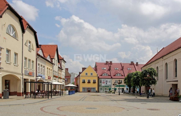 Polkowice, Rynek, lokal 167,2 m2, wynajmę, 10 000 zł miesięcznie.  
  
Do wynajęcia lokal handlowo - usługowy w budynku w samym