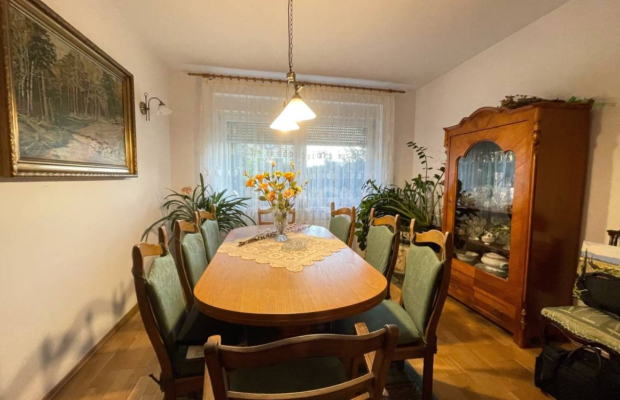 Lubin, dom 230 m2 z dwoma lokalami użytkowymi, działka 843,5 m2, sprzedam 998 000 zł.  
  
Na sprzedaż dom w powiecie Lubińskim