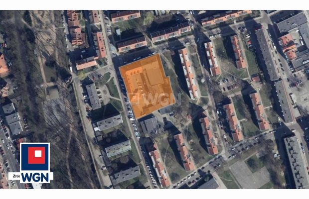 Stargard, budynek usługowo - mieszkalny, 4 663 m2, sprzedam, cena 2 650 000 PLN netto.  
  
Zespół budynków biurowych w centrum