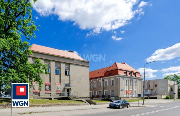 Żary, budynki biurowo - techniczne, 2253 m2, sprzedam, 1 450 000 PLN, netto.  
  
Nieruchomość w centrum blisko dworca.  
  
Do