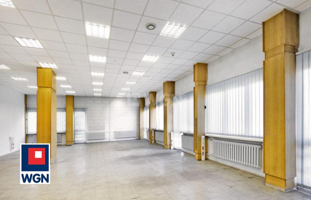 Września, kompleks budynków, 3605 m2, sprzedam, 1 510 000 PLN, netto.  
  
Duży kompleks budynków pod działalność gospodarczą. 