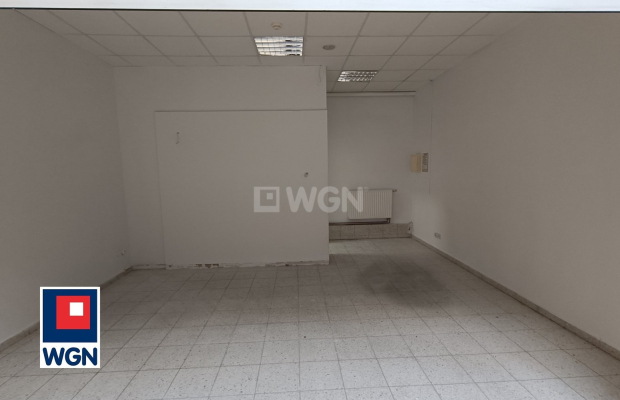 Polkowice, wynajmę lokal, 26,50 m2, koszt najmu 1113,00 zł netto.  
  
Na wynajem lokal położony w Centrum Handlowym Muszkieter