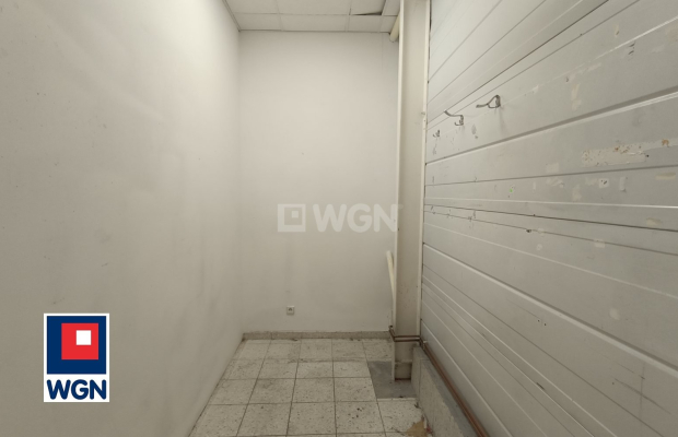 Polkowice, wynajmę lokal, 26,50 m2, koszt najmu 1113,00 zł netto.  
  
Na wynajem lokal położony w Centrum Handlowym Muszkieter