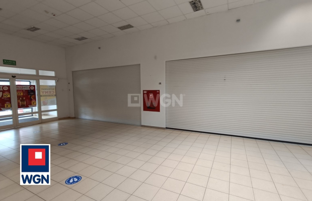 Polkowice, wynajmę lokal, 26,50 m2, koszt najmu 1113,00 zł netto.  
  
Na wynajem lokal położony w Centrum Handlowym Muszkieter