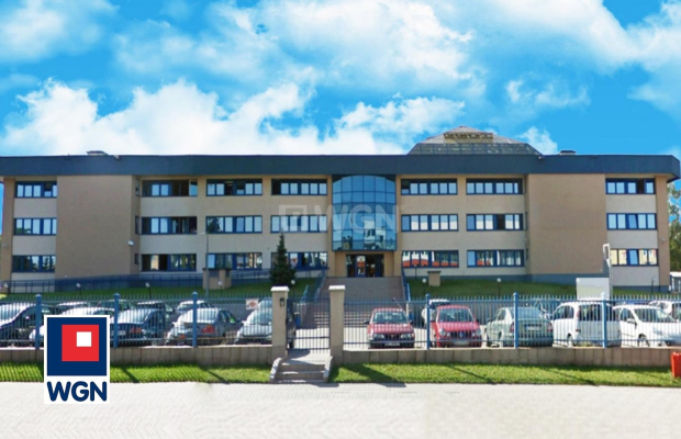 Ciechanów, duży budynek biurowy 6493 m2, z parkingiem, sprzedam, 9 300 000 PLN, netto.  
  
Duży budynek biurowy z parkingiem, 