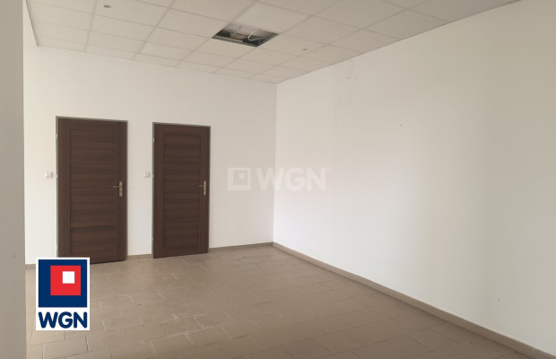 Konotop, sprzedam obiekt, powierzchnia użytkowa 215 m2, działka 494 m2, 399 000 zł.  
  
Na sprzedaż obiekt handlowo-usługowy z