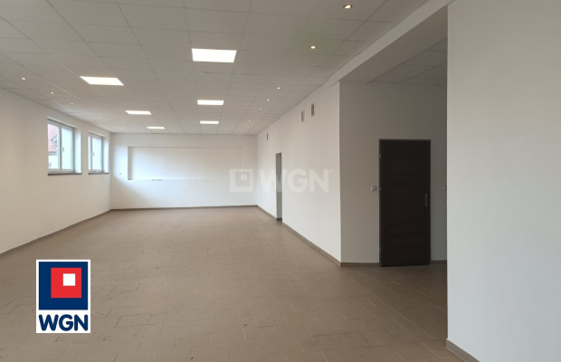 Konotop, sprzedam obiekt, powierzchnia użytkowa 215 m2, działka 494 m2, 399 000 zł.  
  
Na sprzedaż obiekt handlowo-usługowy z