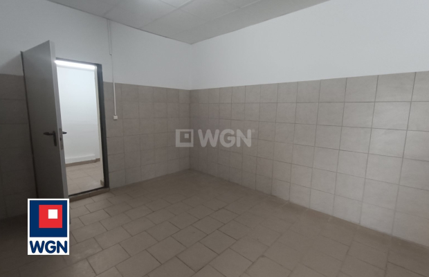 Konotop, sprzedam obiekt, powierzchnia użytkowa 215 m2, działka 494 m2, 399 000 zł.  
  
Na sprzedaż obiekt handlowo-usługowy z