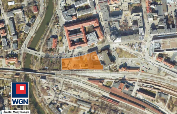 Opole, duży budynek w centrum miasta, 6 467 m2, sprzedam, 9 500 000,- PLN, netto.  
  
Duży budynek w centrum miasta.  
  
Nier