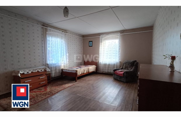 Długie, gm Szprotawa, dom o powierzchni 203 m2, 7 pokoi, 280 000 zł, sprzedam.  
  
Zapraszam do zapoznania się z ofertą domu d