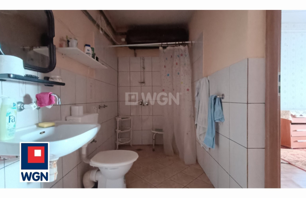 Długie, gm Szprotawa, dom o powierzchni 203 m2, 7 pokoi, 280 000 zł, sprzedam.  
  
Zapraszam do zapoznania się z ofertą domu d
