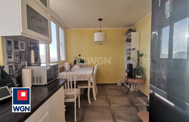 Polkowice, mieszkanie 3 pokoje, 72 m2, balkon, sprzedam, 430 000 zł.  
  
Na sprzedaż mieszkanie na 10 piętrze w wieżowcu na ul