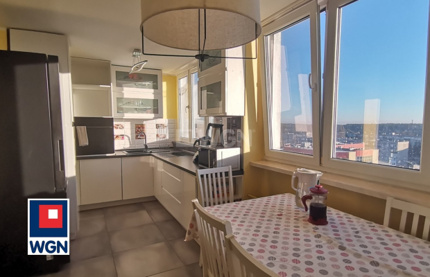 Polkowice, mieszkanie 3 pokoje, 72 m2, balkon, sprzedam, 430 000 zł.  
  
Na sprzedaż mieszkanie na 10 piętrze w wieżowcu na ul
