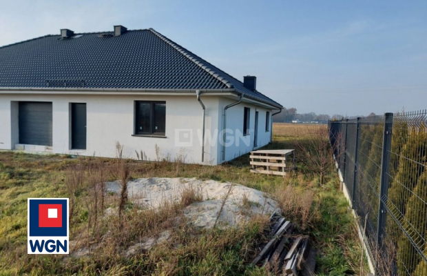 Szprotawa, dom, 3 pokoje, 120,89 m2, sprzedam, cena 499 000 zł.  
Nowa cena!  
  
Pozostała już tylko jedna część bliźniaka!  
