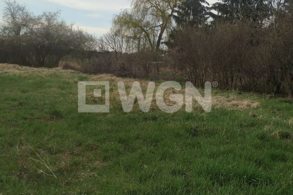 Niegosławice, Sucha Dolna, działka budowlana, 1700 m2, sprzedam, cena 55000 zł.  
  
Na sprzedaż atrakcyjna działka o kształcie