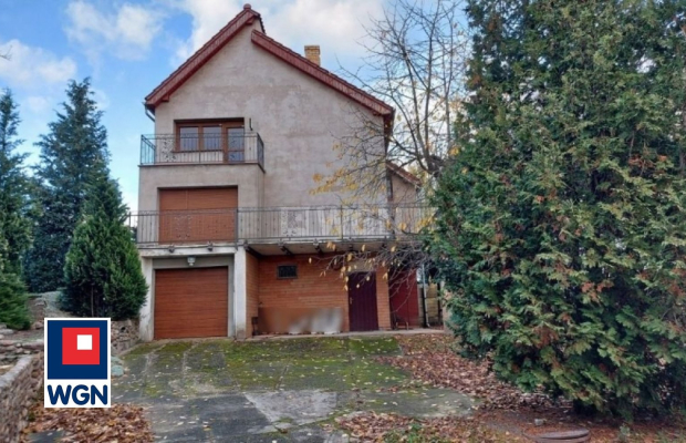 Szprotawa, dom 120 m2, 5 pokoi, cena 580 000 zł, sprzedam.  
  
Na sprzedaż dom piętrowy, jednorodzinny, w pełni podpiwniczony 
