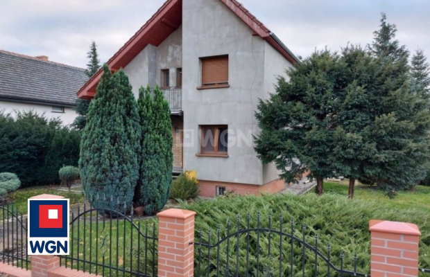 Szprotawa, dom 120 m2, 5 pokoi, cena 580 000 zł, sprzedam.  
  
Na sprzedaż dom piętrowy, jednorodzinny, w pełni podpiwniczony 