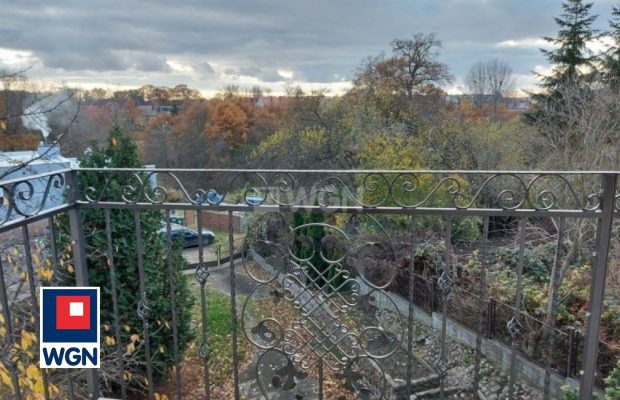 Szprotawa, dom 120 m2, 5 pokoi, cena 580 000 zł, sprzedam.  
  
Na sprzedaż dom piętrowy, jednorodzinny, w pełni podpiwniczony 