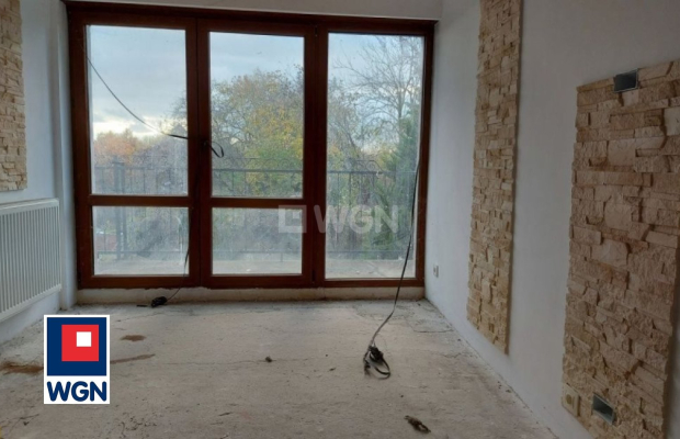 Szprotawa, dom 120 m2, 5 pokoi, cena 580 000 zł, sprzedam.  
  
Na sprzedaż dom piętrowy, jednorodzinny, w pełni podpiwniczony 