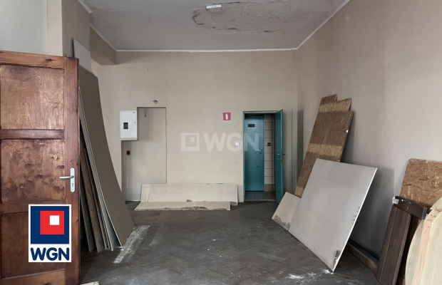Żary, lokal usługowy, 104,8 m2, sprzedam, 225 000zł.  
  
Na sprzedaż lokal zlokalizowany na skrzyżowaniu ulicy Zakopiańskiej i