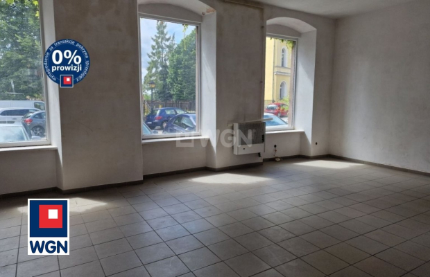 Szprotawa, kamienica, 19 pokoi, 920 m2, sprzedam, cena 2 490 000 zł.  
  
 Oferta wyłącznie w WGN Nieruchomości.  
  
 Sprzedam