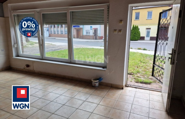 Małomice, lokal 39 m2, sprzedam, cena 179 000 zł.  
  
 oferta wyłącznie w WGN Nieruchomości.  
  
 Sprzedam lokal usługowy w c