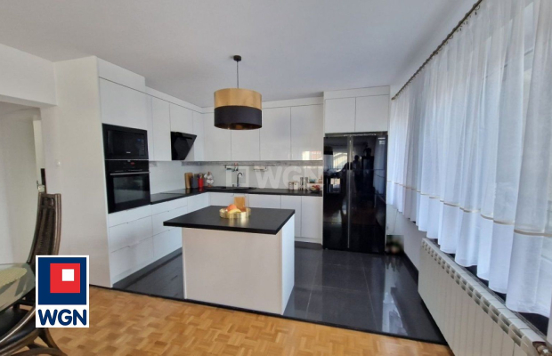 Szprotawa, mieszkanie 3 pokoje, 87,50 m2, cena 480 000 zł, sprzedam.  
  
Na sprzedaż atrakcyjny apartament w nowym docieplonym