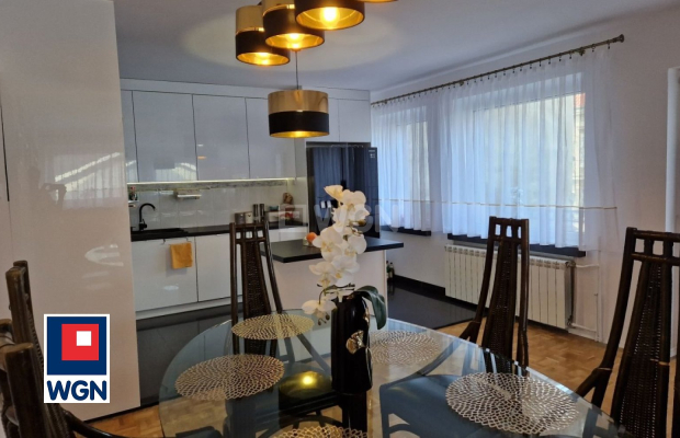 Szprotawa, mieszkanie 3 pokoje, 87,50 m2, cena 480 000 zł, sprzedam.  
  
Na sprzedaż atrakcyjny apartament w nowym docieplonym
