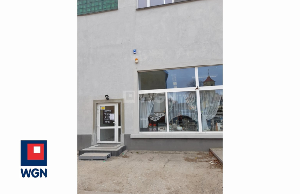 Przemków, lokal handlowo-usługowy, pierwsze piętro, 570 m2, wynajmę, 6 000 zł.(netto)  
  
Ofertuję lokal handlowo-usługowy na 
