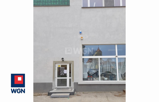 Przemków, lokal handlowo-usługowy, pierwsze piętro, 570 m2, wynajmę, 6 000 zł.(netto)  
  
Ofertuję lokal handlowo-usługowy na 