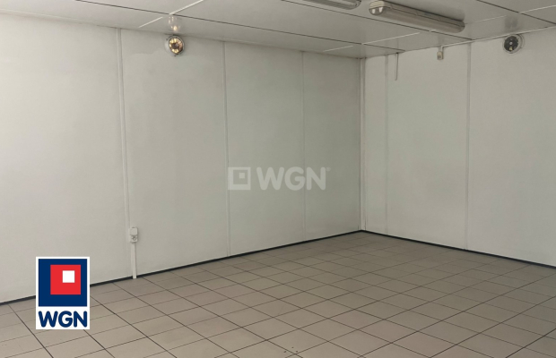 Chocianów, lokal handlowo-usługowy, łączna powierzchnia 49 m2, sprzedam, cena 130 000 zł.  
  
Oferuję na sprzedaż lokal pod dz