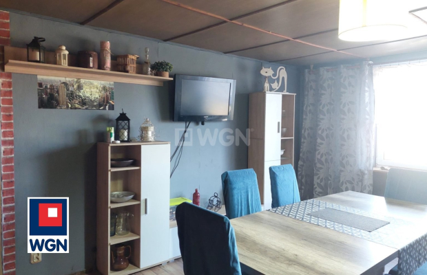 Małomice, połowa domu 4 pokoje 70 m2, sprzedam, cena 280 000 zł.  
  
 Oferta wyłącznie w WGN Nieruchomości.  
  
 Sprzedam poł