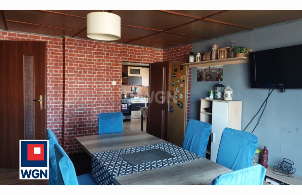 Małomice, połowa domu 4 pokoje 70 m2, sprzedam, cena 280 000 zł.  
  
 Oferta wyłącznie w WGN Nieruchomości.  
  
 Sprzedam poł