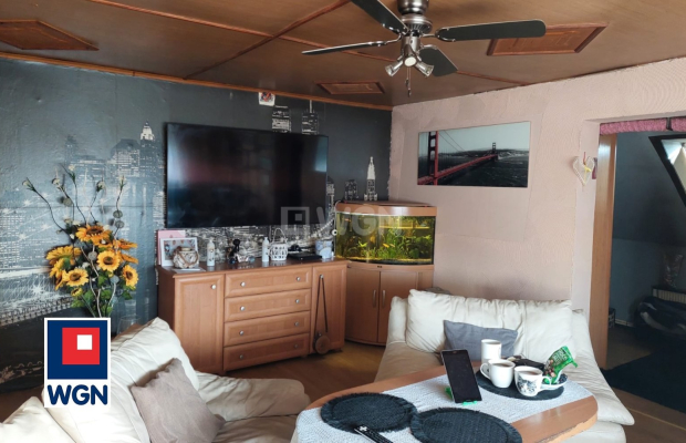 Małomice, połowa domu 4 pokoje 70 m2, sprzedam, cena 280 000 zł.  
  
 Oferta wyłącznie w WGN Nieruchomości.  
  
 Sprzedam poł