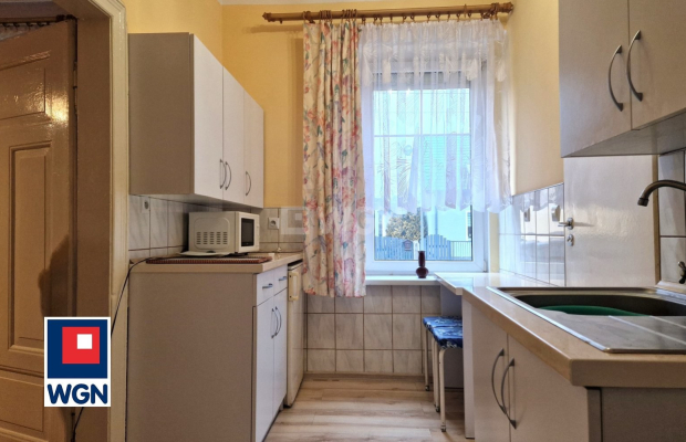 Małomice, mieszkanie 2 pokoje, 41 m2, cena 135 000 zł, sprzedam.  
  
Na sprzedaż bezczynszowe mieszkanie w 4- rodzinnej kamien