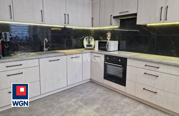 Szprotawa, mieszkanie 3 pokoje, 78 m2, sprzedam, cena 529 000 zł.  
  
 Oferta wyłącznie w WGN Nieruchomości.  
  
 Sprzedam ko