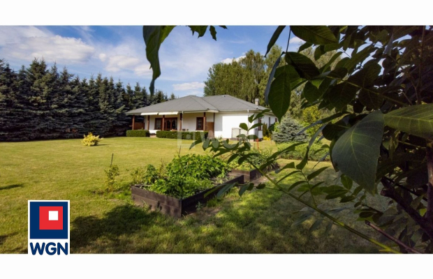 Ołobok, dom 5 pokoi, 150 m2, sprzedam, cena 1299 000 zł.  
  
 Oferta wyłącznie w WGN Nieruchomości.  
  
 Sprzedam nieruchomoś
