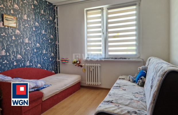 Szprotawa, mieszkanie 3 pokoje, 59 m2, cena 340 000 zł, sprzedam.  
  
Na sprzedaż atrakcyjne mieszkanie na 4 piętrze w bloku, 