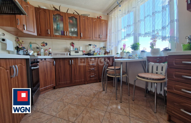 Trzebień, mieszkanie 3 pokoje, 62,5 m2, cena 249 000 zł, sprzedam.  
  
Na sprzedaż oferuję Państwu przestronne mieszkanie w bl