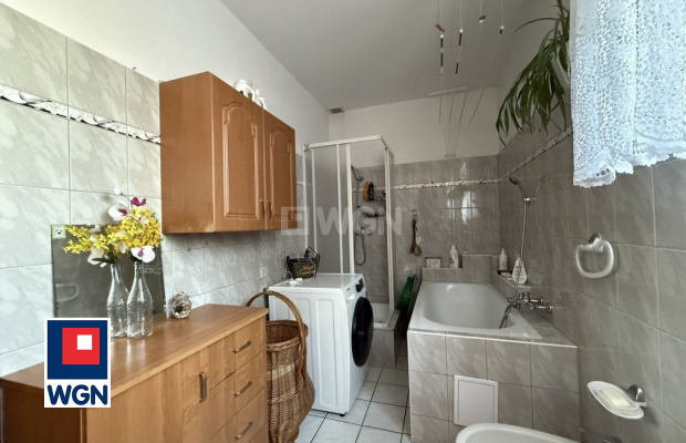 Szprotawa, dom 6 pokoi, 160 m2, sprzedam, cena 890 000 zł.  
  
 Oferta wyłącznie w WGN Nieruchomości.  
  
 Sprzedam dom w Szp
