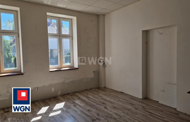 Szprotawa, mieszkanie 2 pokoje, 71 m2, cena 250 000 zł, sprzedam.  
  
Na sprzedaż oferuję Państwu przestronne mieszkanie z pot