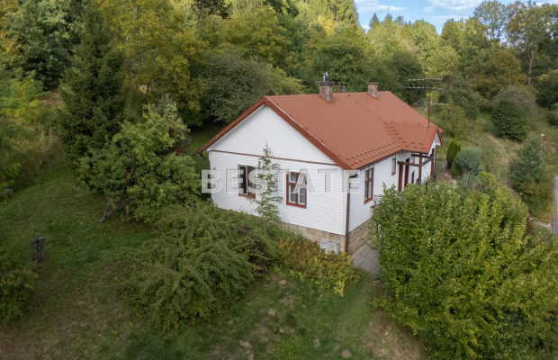 Idealny bliźniak z widokiem na zaporę - Twoje miejsce do życia lub inwestycji w Czchowie!   
Oferujemy na sprzedaż przestronny 