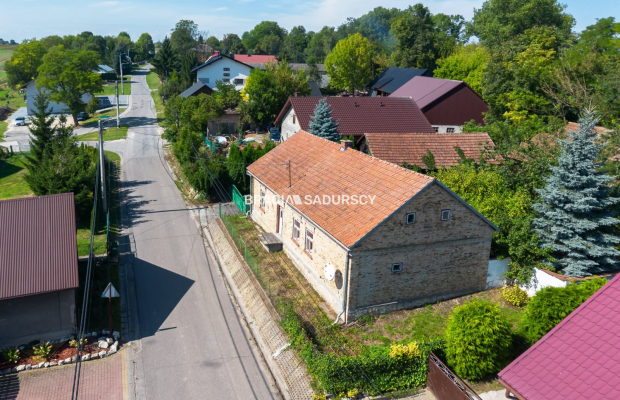 Wiejski Dom z Zabudowaniami w Błogocicach 