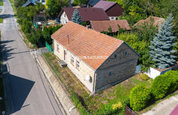 Wiejski Dom z Zabudowaniami w Błogocicach 