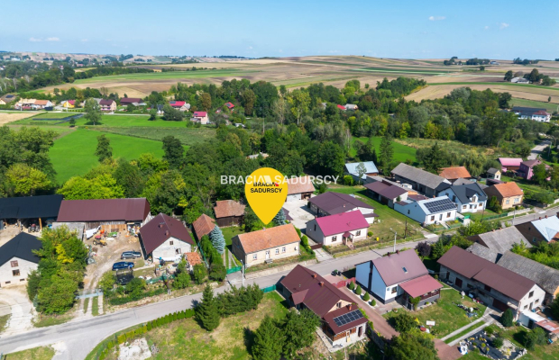 Wiejski Dom z Zabudowaniami w Błogocicach 