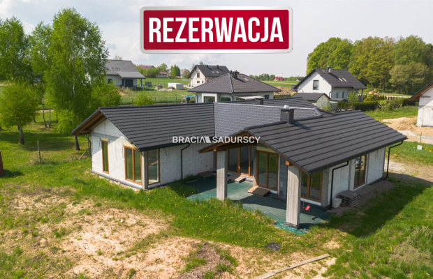 Piękny dom parterowy / 20 ar / las / Tomice