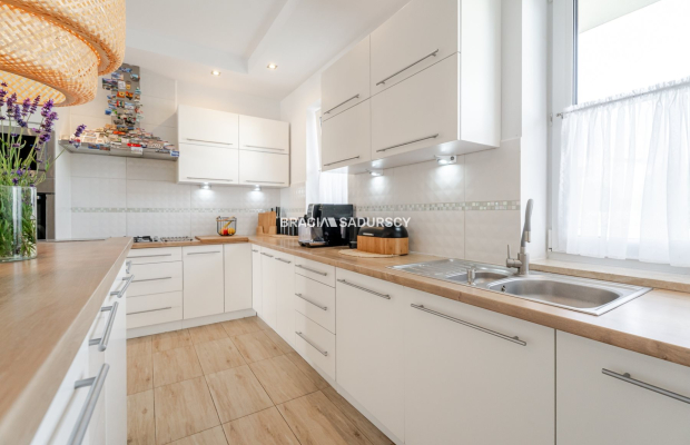 Dom wolnostojący 273 m², działka 18 ar – Węgrzce