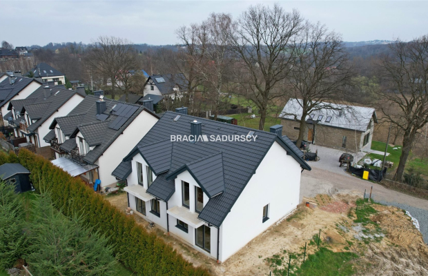 Konary, gm. Mogilany. Nowo wybudowany dom