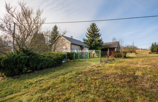 działka z domem w Naramie